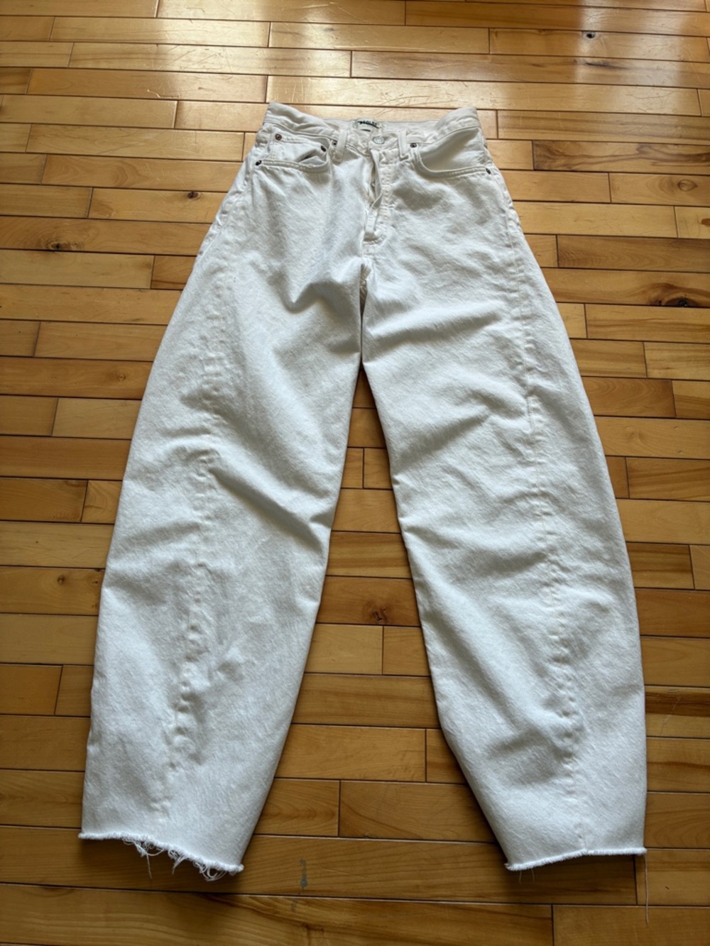 Agolde Luna Barrel Jeans in White (Element) - Picture 3 of 11
